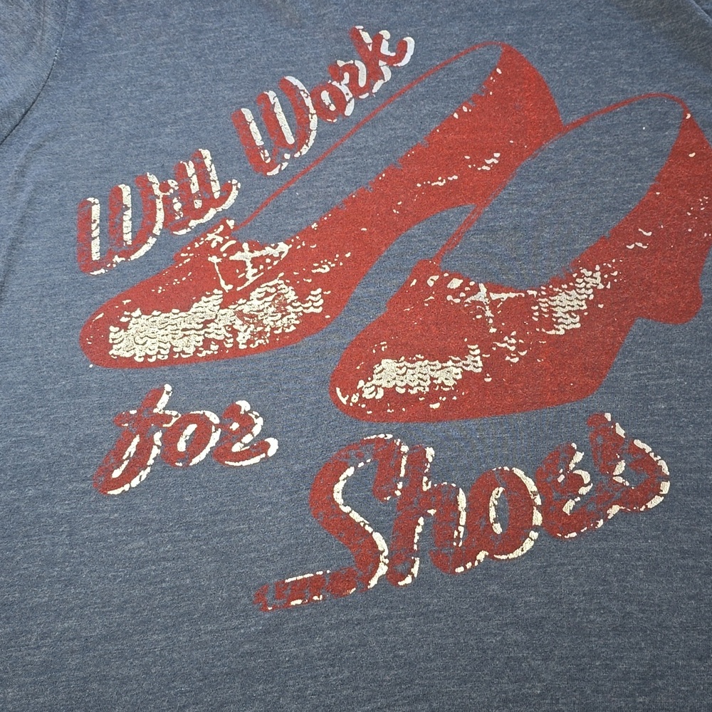Wizard of Oz "Will Work for Shoes" Graphic Tee Women's Size Medium - Picture 4 of 8
